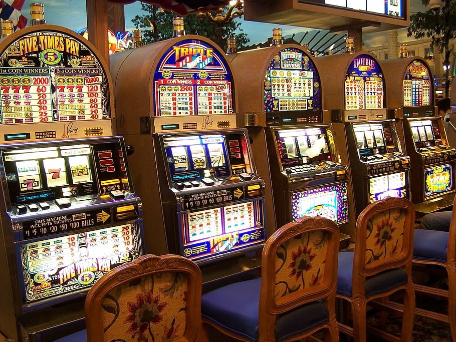 Special features the online slot includes in it