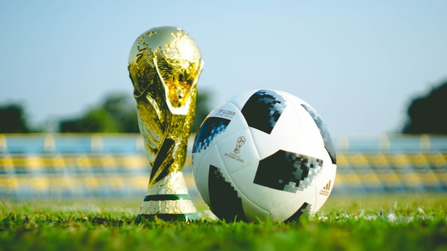 How to find a licensed football betting service?